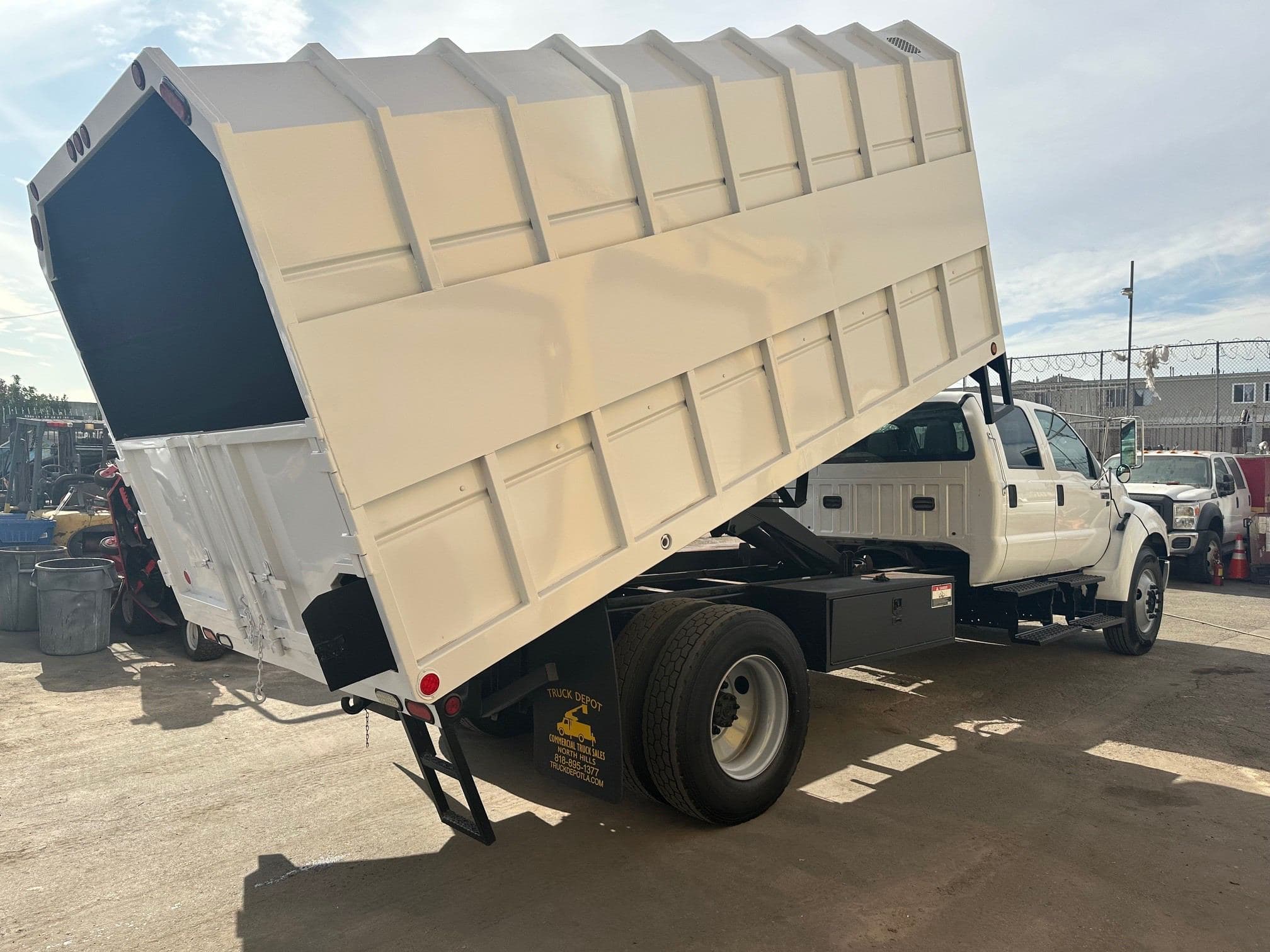 2015 FORD F650 SD Crew Cab Chipper Dump 13409 image 5