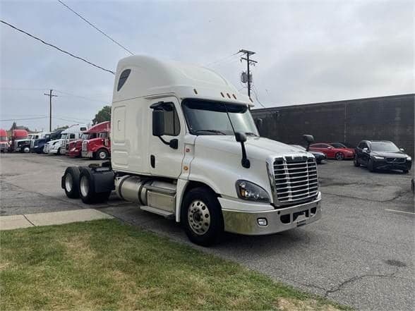 2016 Freightliner Cascadia image 3