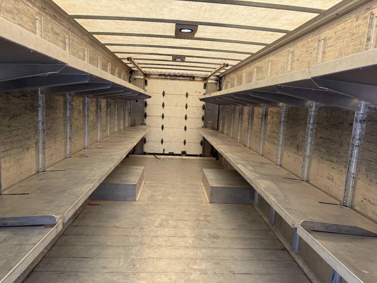 2020 Ford Stripped Chassis image 18