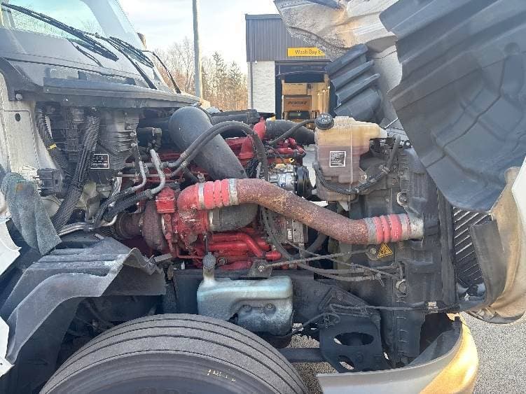 2023 International LT625 Sleeper Semi Truck - 73" Integral Sleeper, Cummins 450HP, 12 Speed Automatic image 6