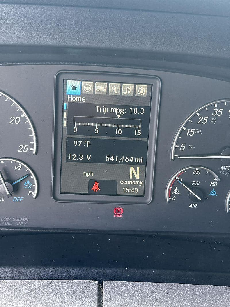 2020 Freightliner Cascadia 126 image 7