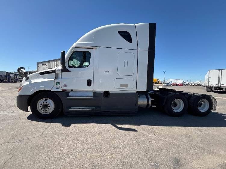 2023 Freightliner Cascadia 126 image 2