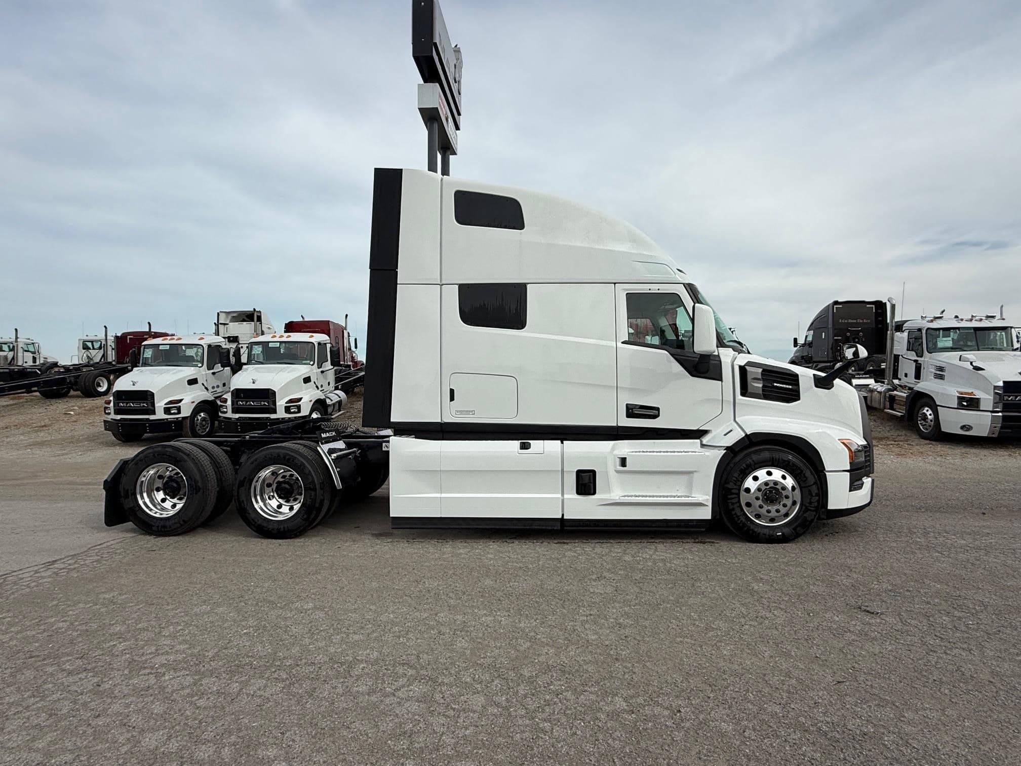 2026 MACK PIONEER 64T 121358 image 2