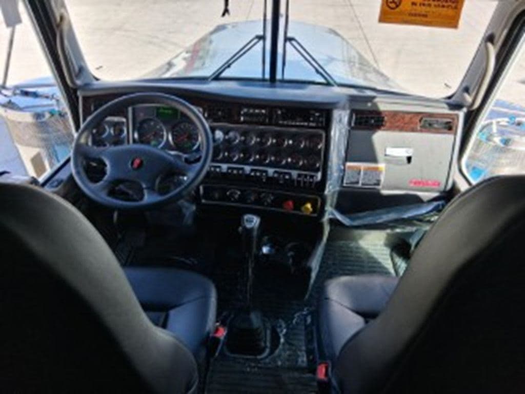 New 2027 KENWORTH W900L image 3