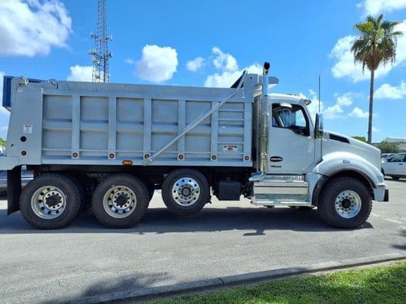 2025 Kenworth T880 image 7