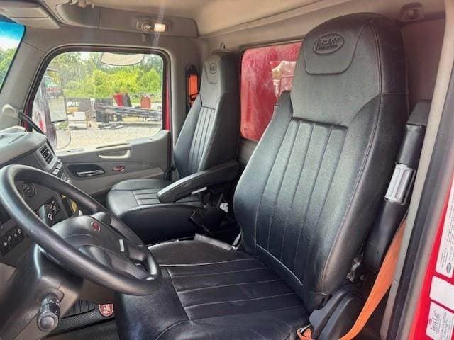 2021 Peterbilt 567 image 10