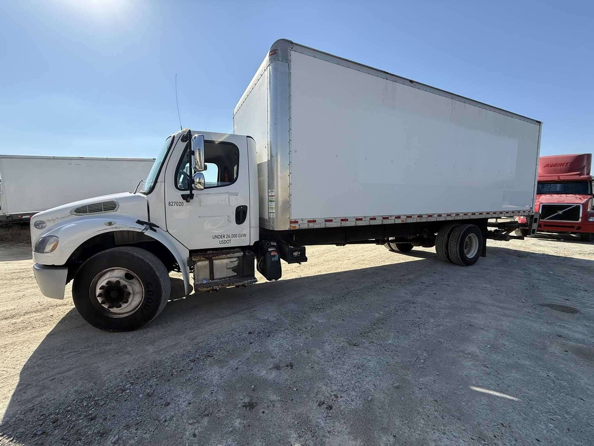 2018 Freightliner M2 image 10