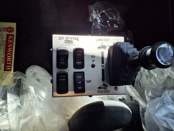 2025 Kenworth T880 image 23