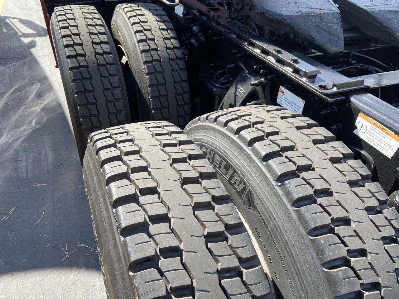 2020 FREIGHTLINER Cascadia CA126 Tandem Axle Sleeper image 23