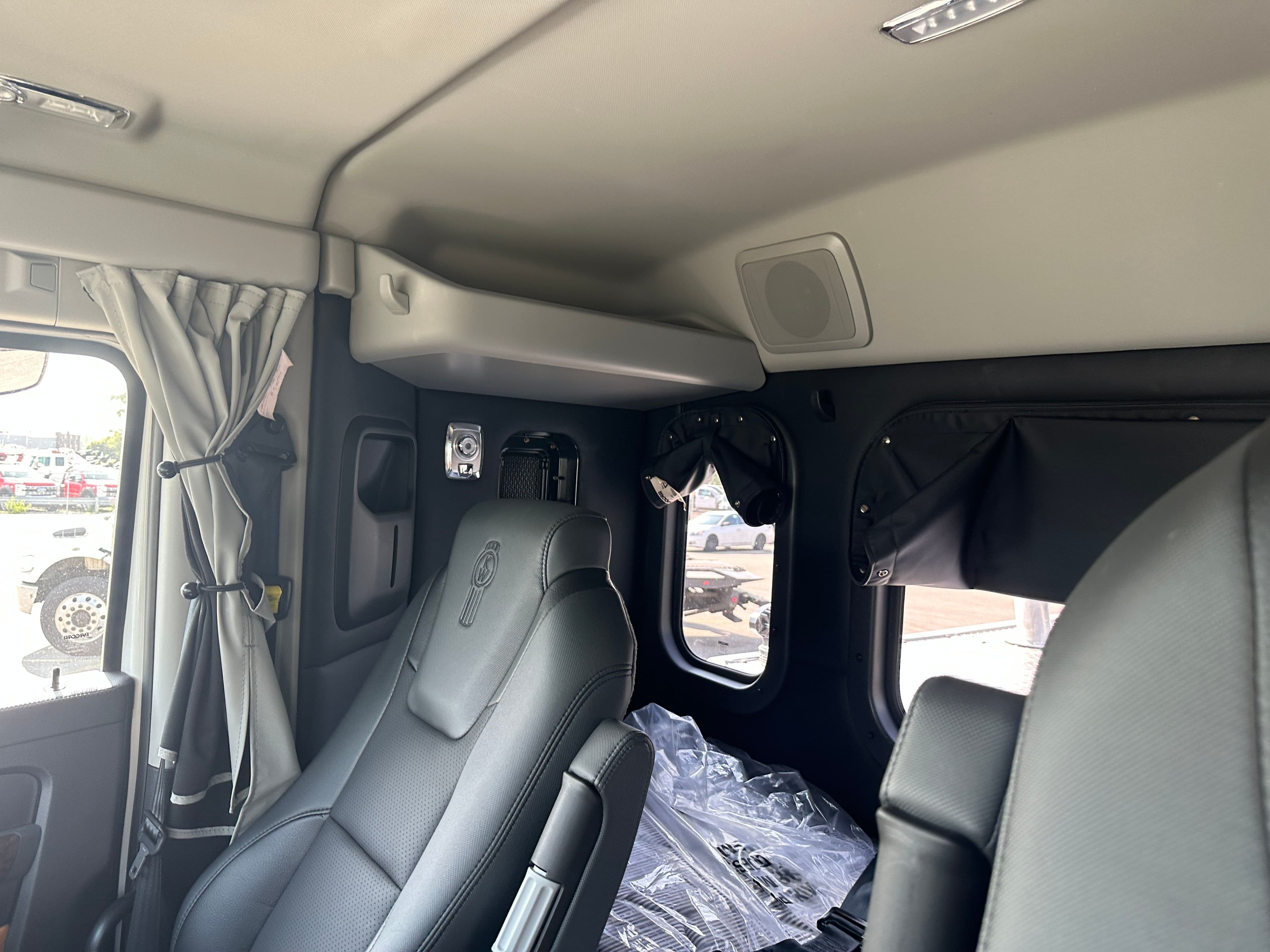 2025 Kenworth T880 WITH A CENTURY 9055XL image 10