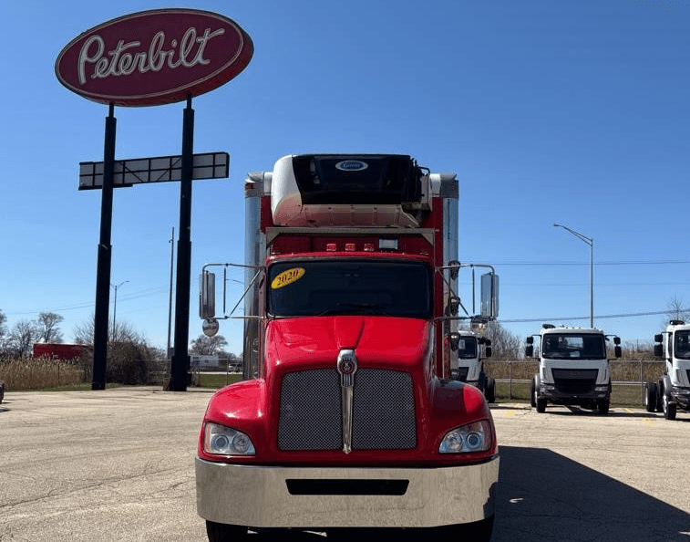2020 Kenworth T370 image 2