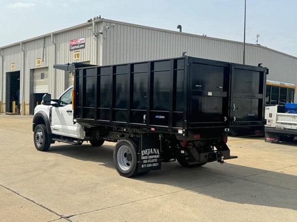 2024 Ford F550 image 6