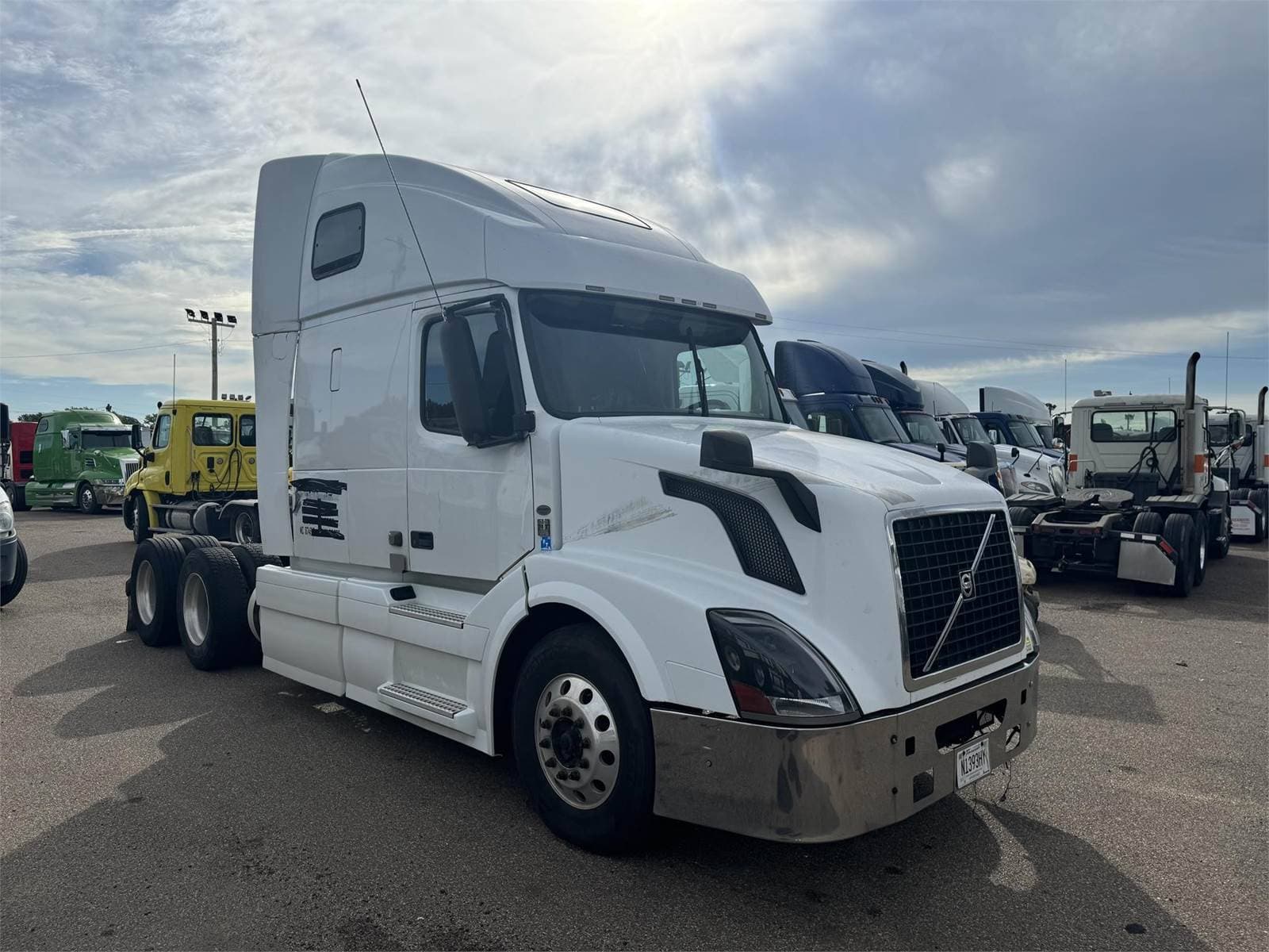 2016 Volvo VNL64T670 image 2