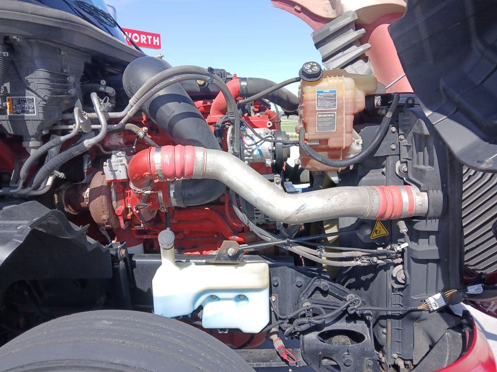 Used 2021 INTERNATIONAL LT625 image 13