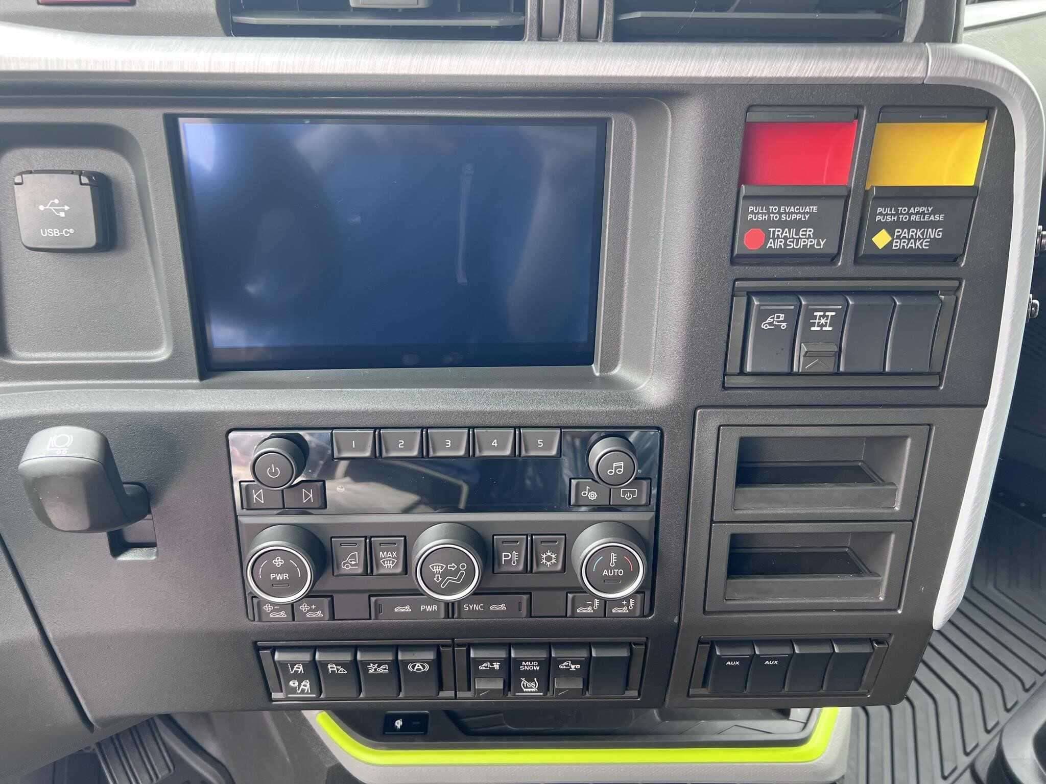 New 2026 VOLVO VNL64T860 Conventional - Sleeper Truck in Tulsa, OK image 6