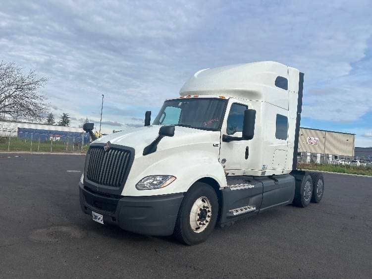 2023 International LT62F image 3