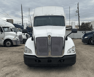 2020 Kenworth T680 image 2