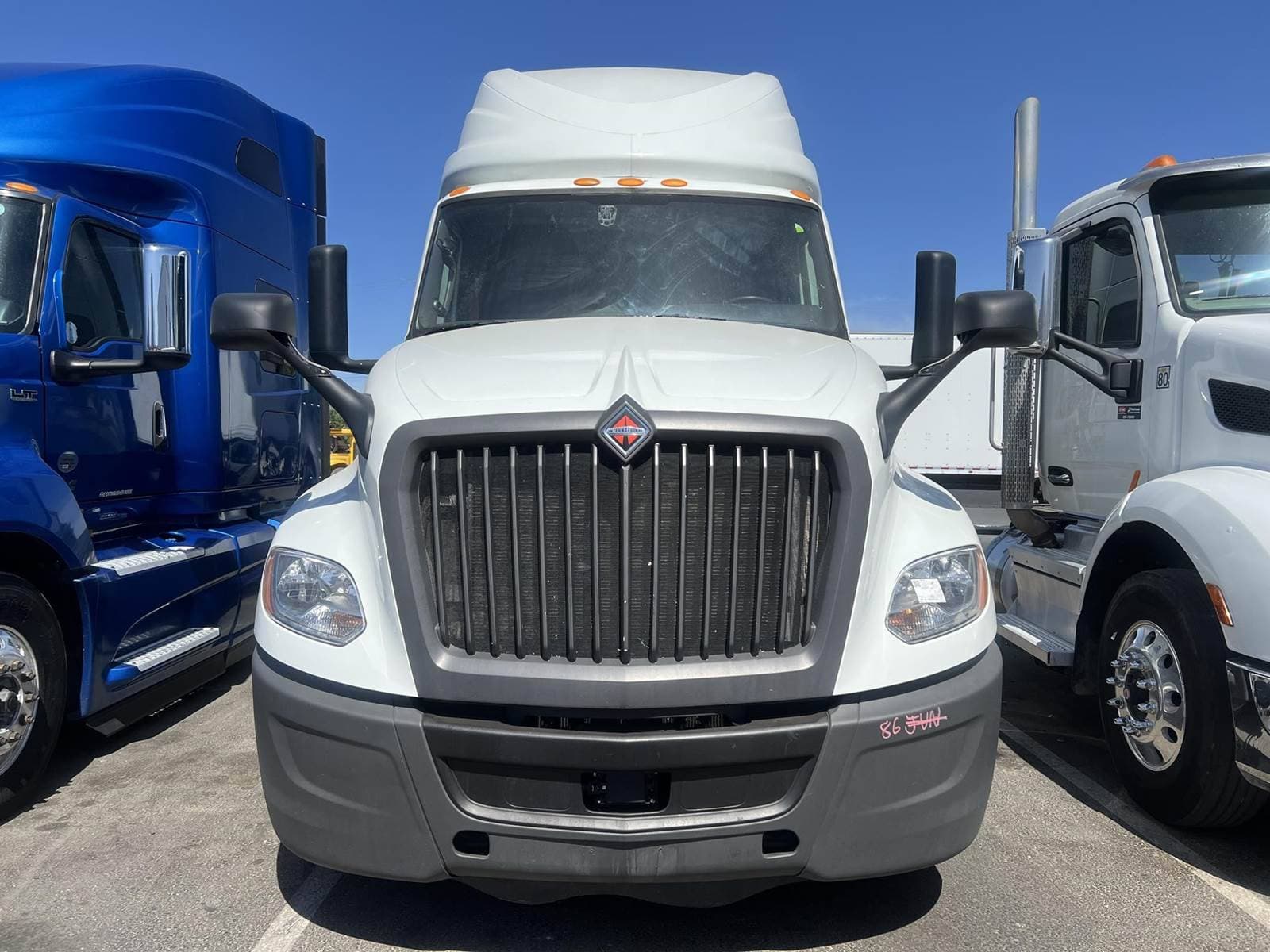 2022 International LT Sleeper Semi Truck - Raised Roof Sleeper, Cummins 450HP, Automatic image 2