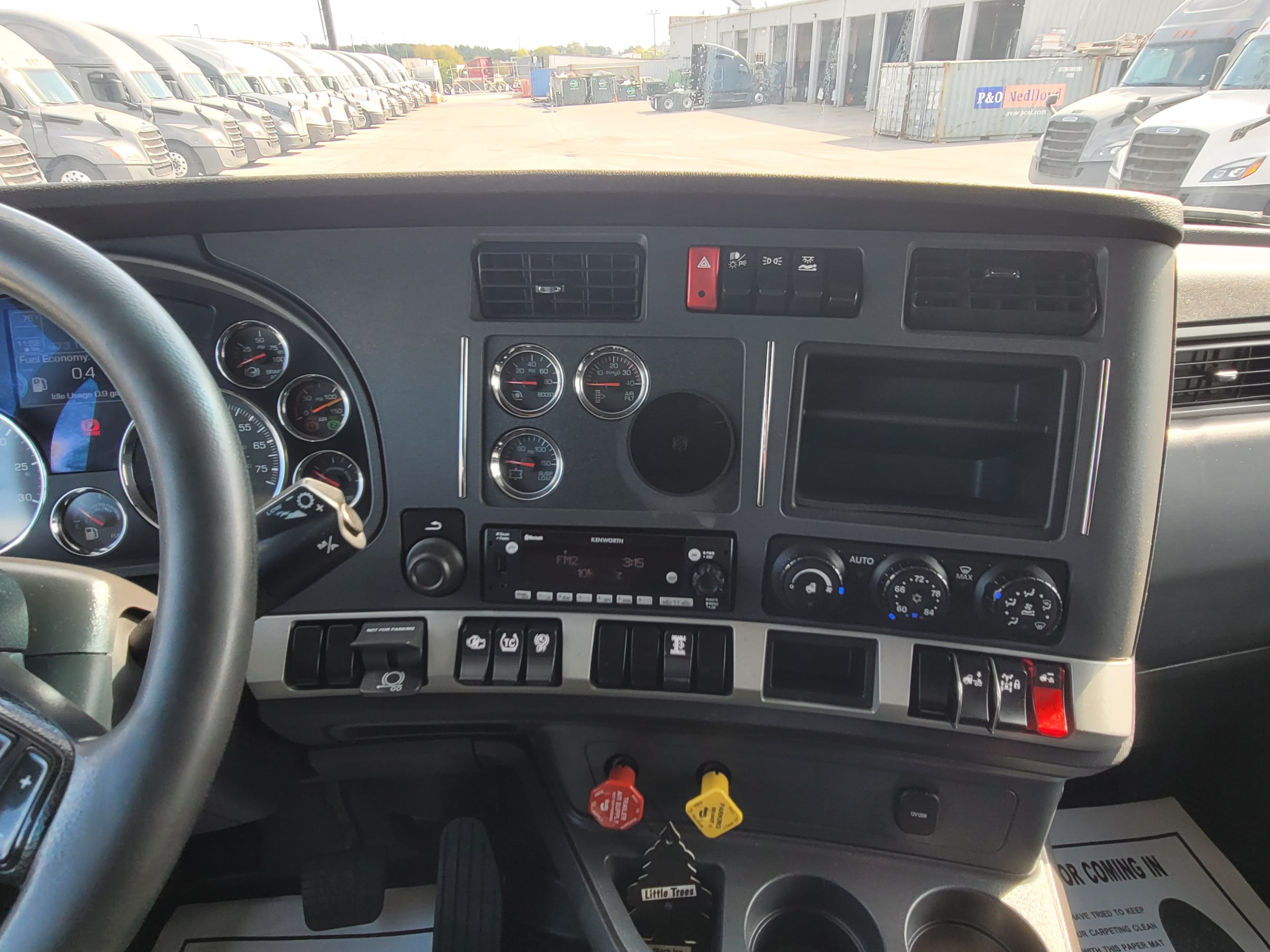 2022 Kenworth T680 image 11