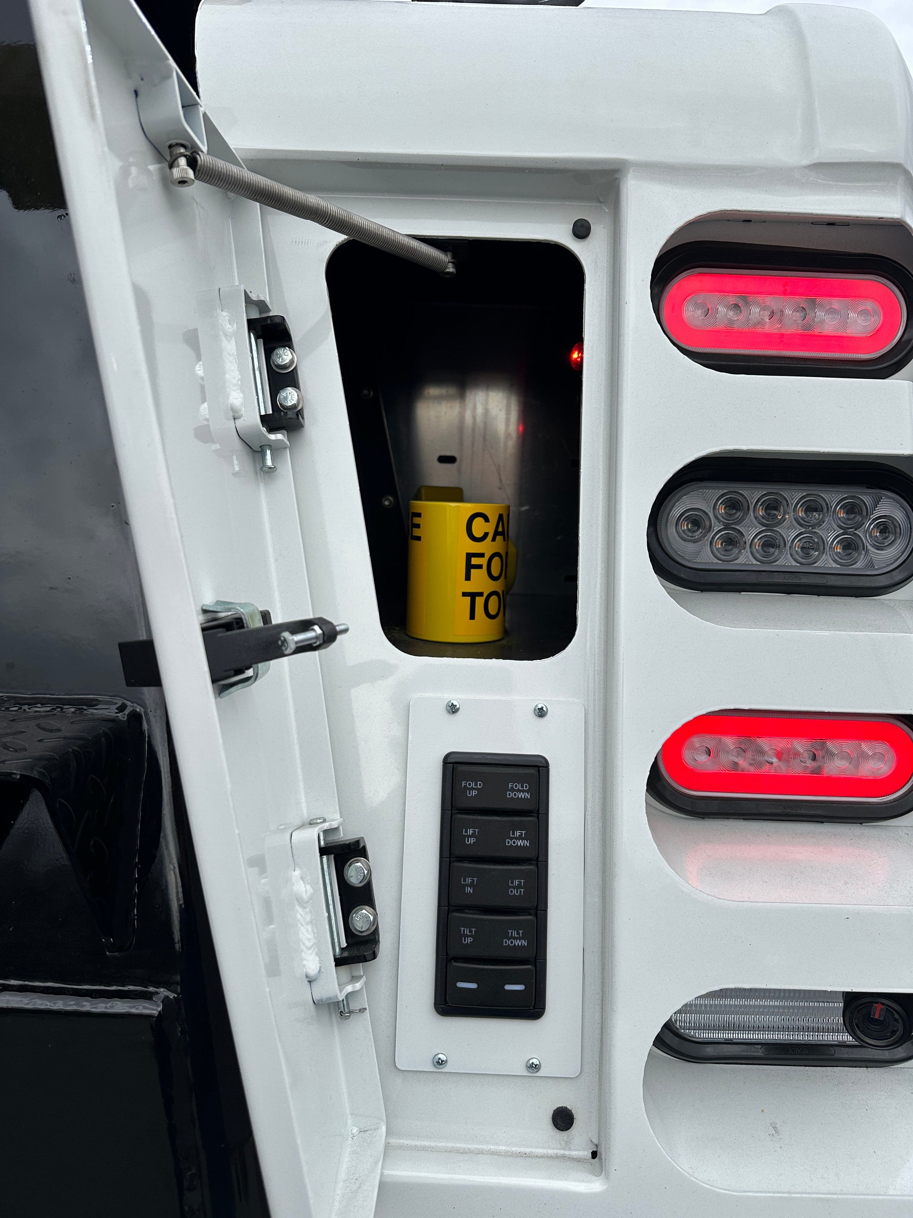 2025 Kenworth T880 with a Century 7035 image 15