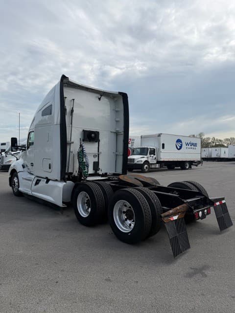 2019 Kenworth T680 image 4
