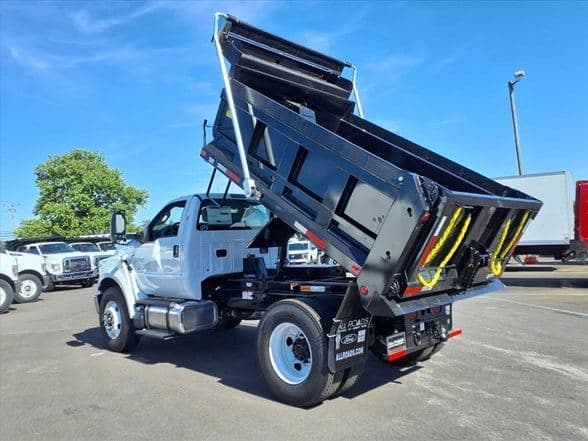 2027 Ford F750 XL SD image 6