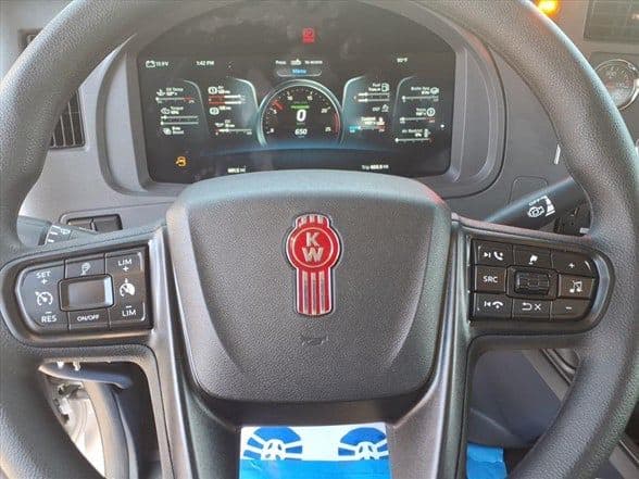 2026 Kenworth T880 image 19