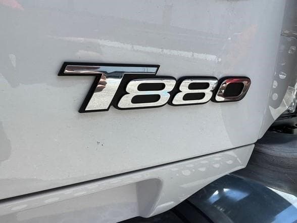 2025 Kenworth T880 image 12