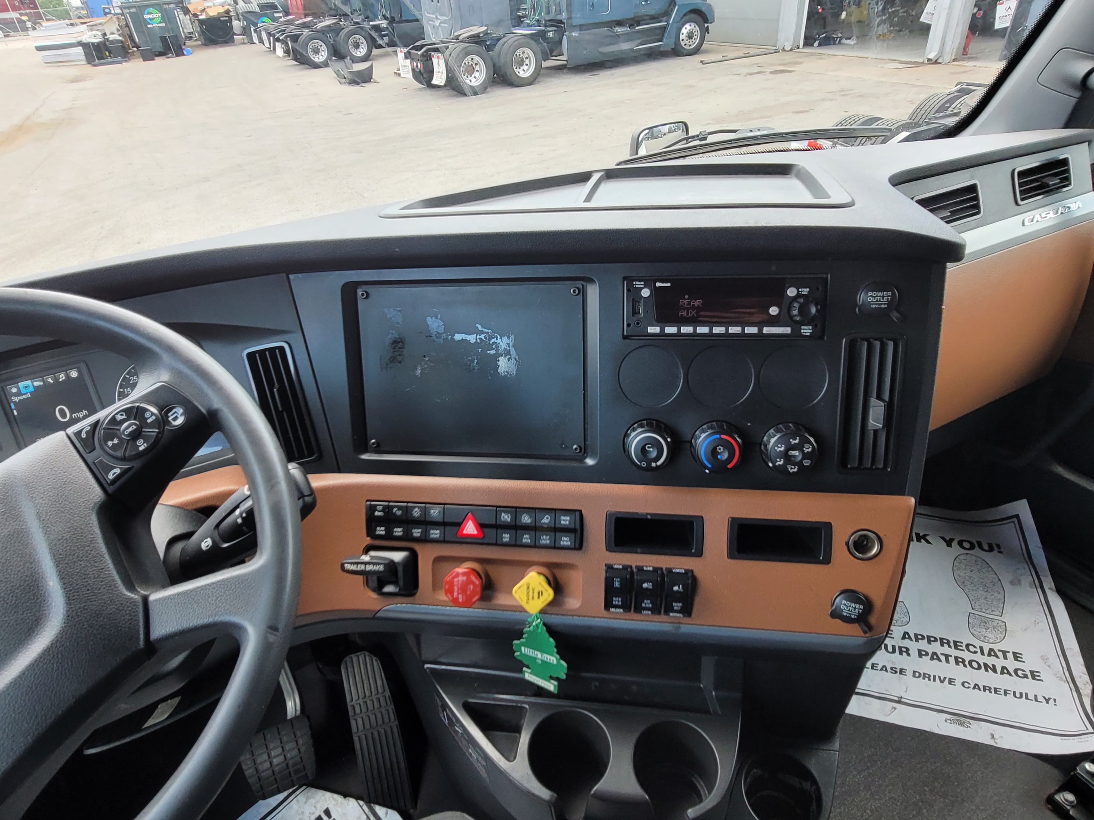 2022 Freightliner Cascadia 126 image 11