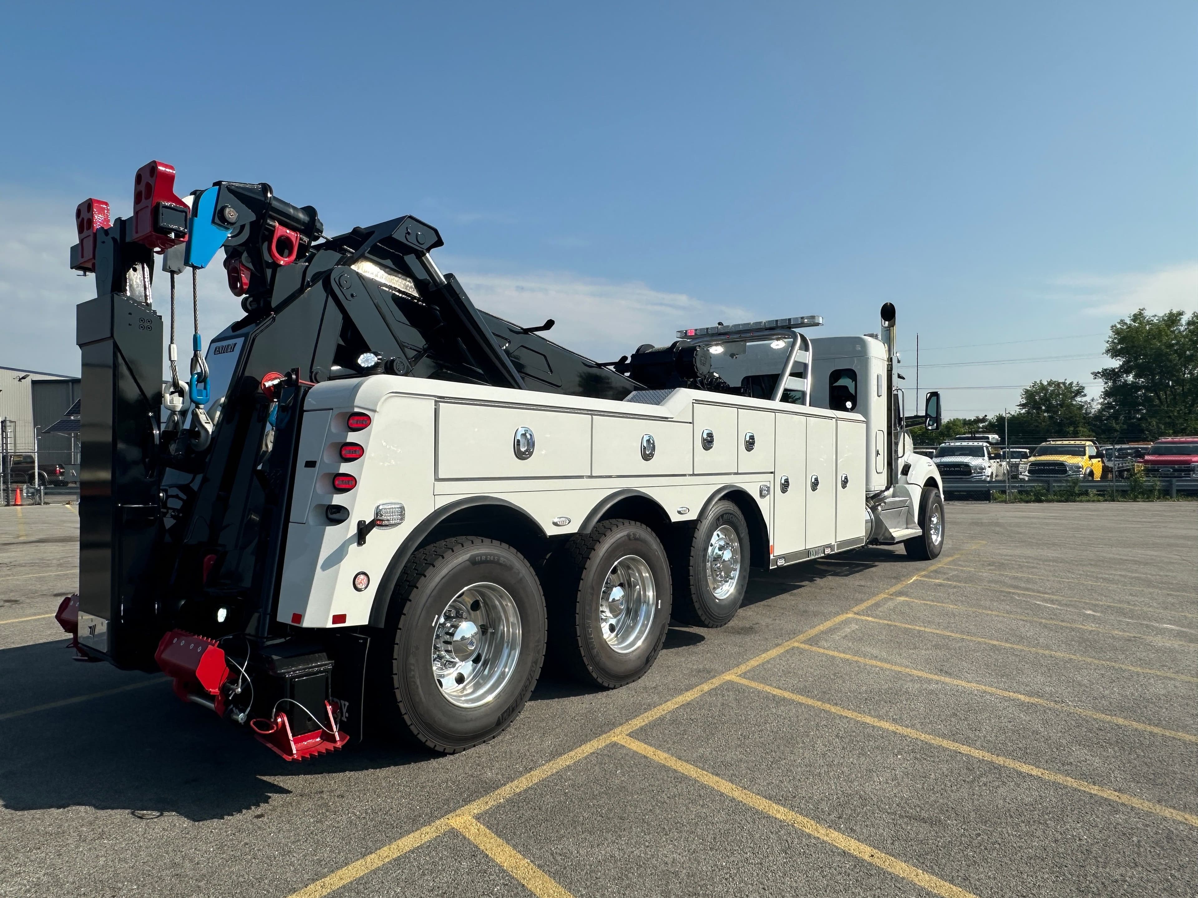 2025 Kenworth T880 WITH A CENTURY 9055XL image 5