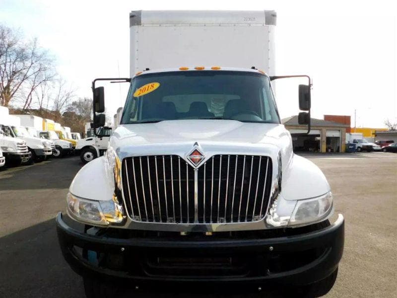 2018 International 4300 image 8