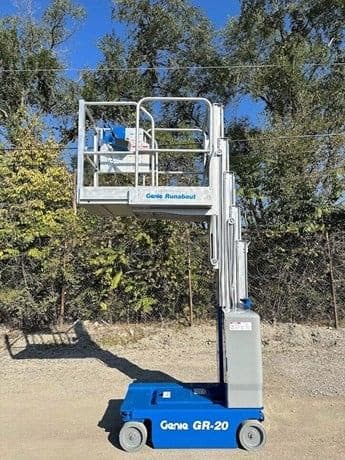 2016 GENIE GR20 image 2