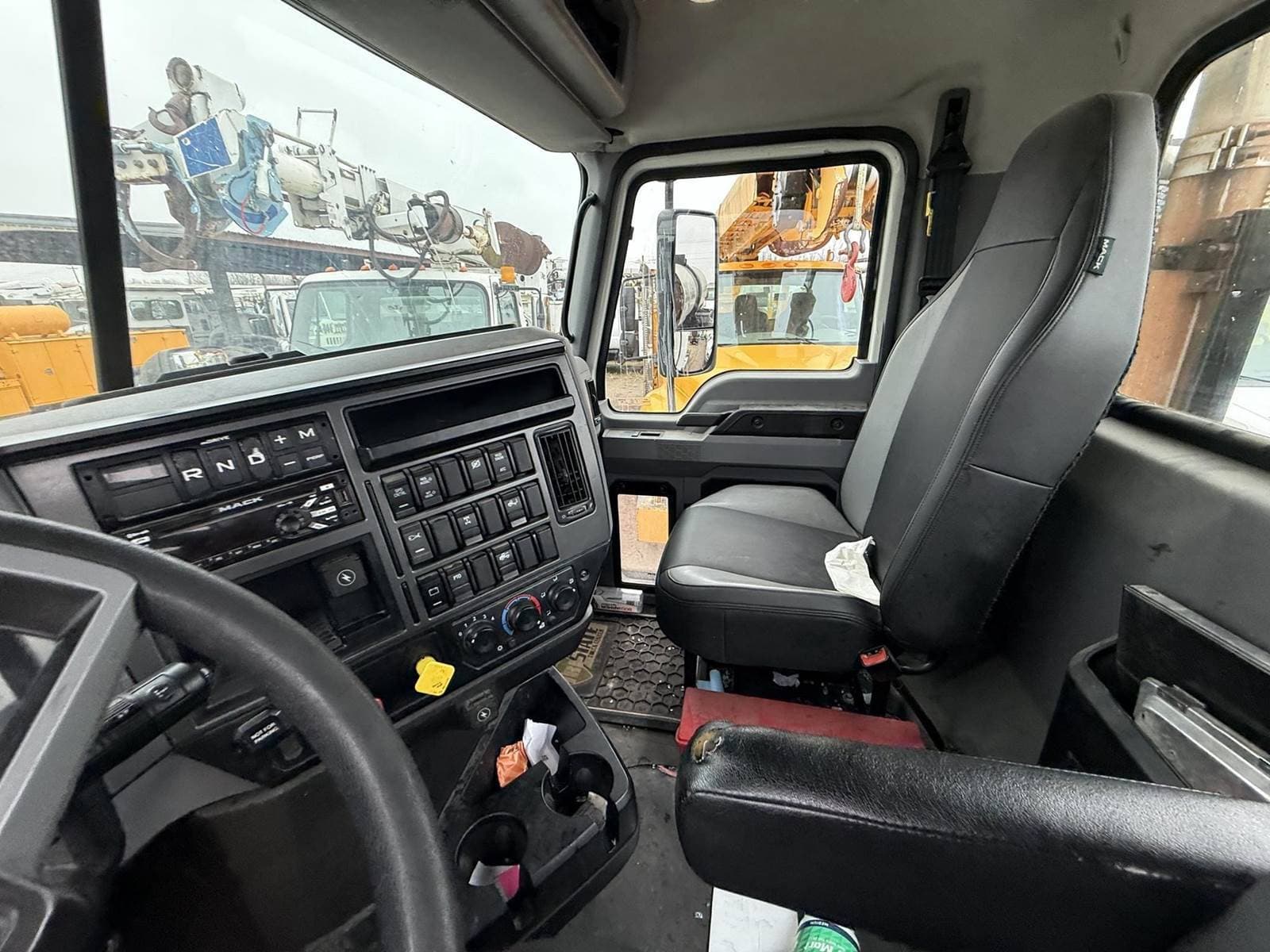 2019 Mack Anthem 64T Day Cab Truck - MP8 455HP, 12 Speed M Drive Amt image 30