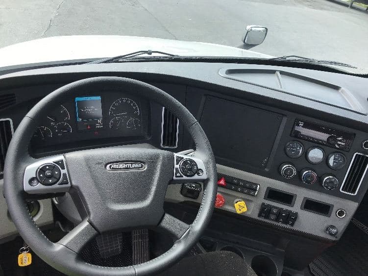 2020 Freightliner Cascadia 126 image 11