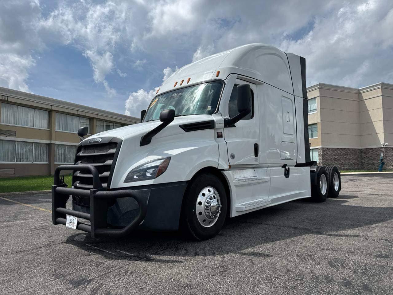 2022 Freightliner Cascadia 126 image 1