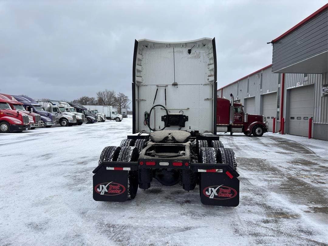 2023 Peterbilt 579 image 5