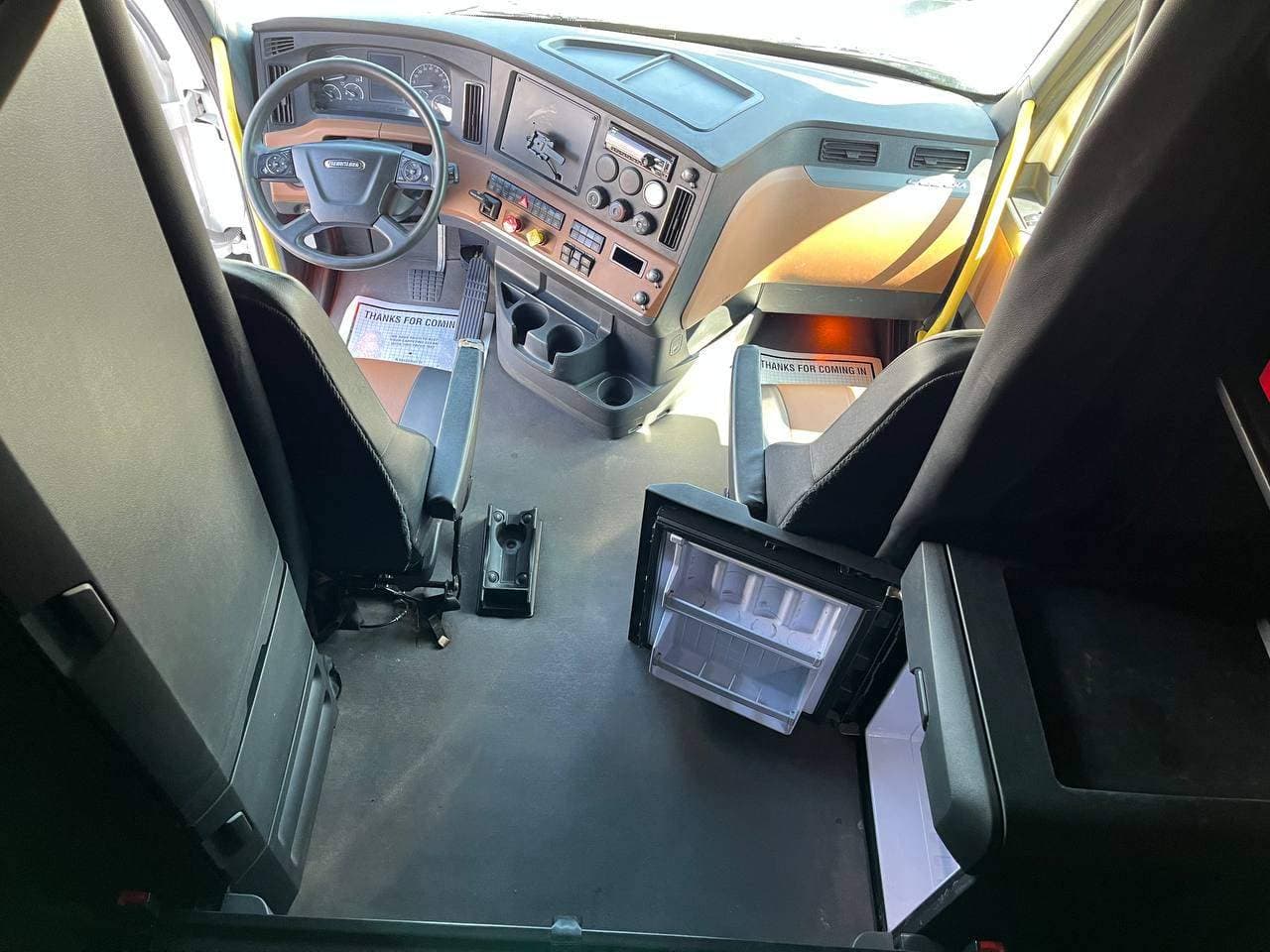 2021 Freightliner Cascadia 126 #1178 image 15