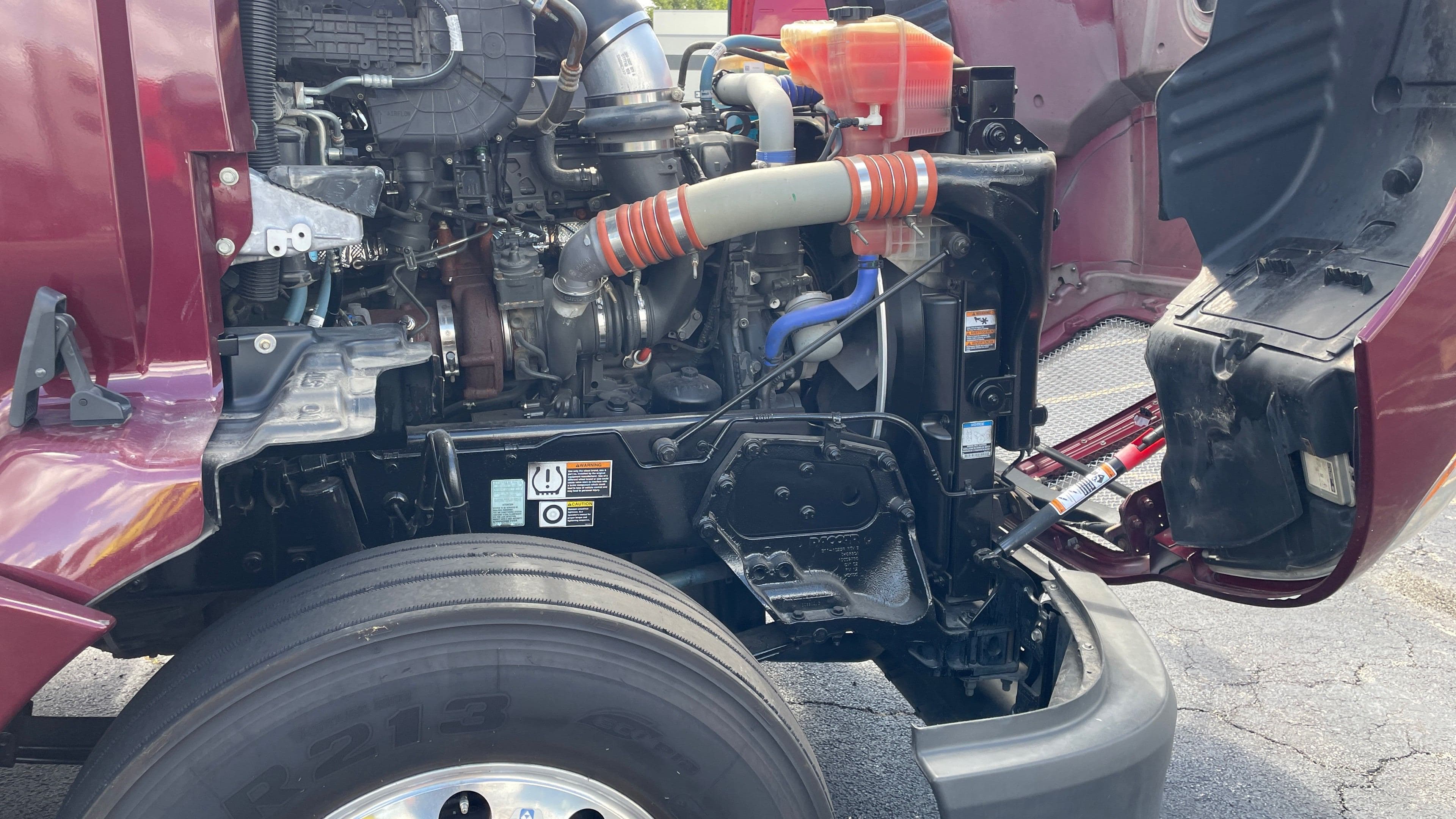 2021 Kenworth T680 image 5