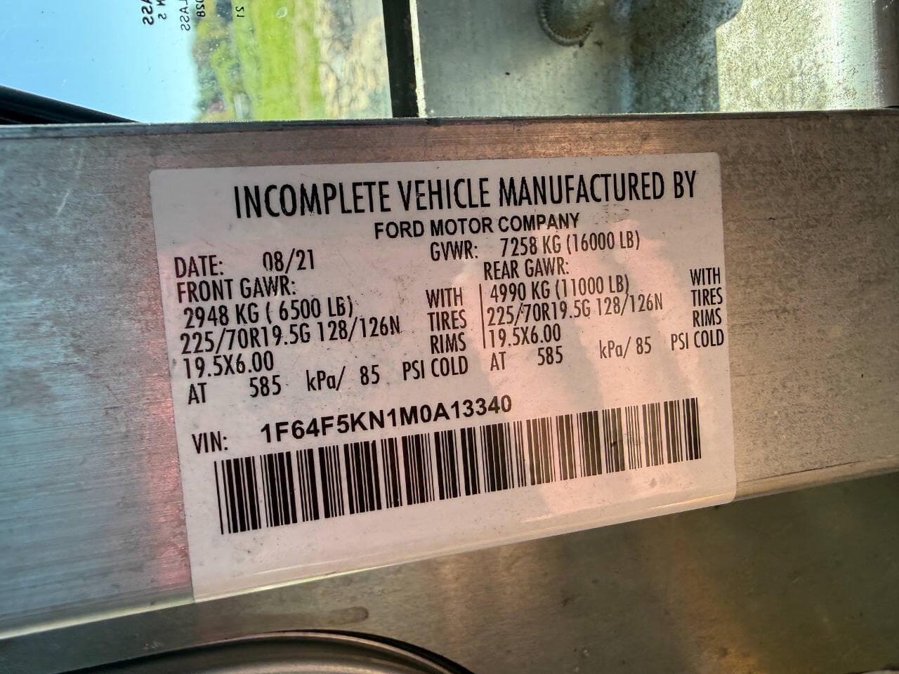 2021 Ford Stripped Chassis image 7