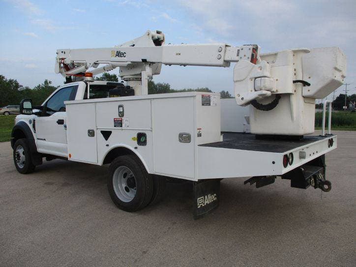2017 Ford F550 BUCKET TRUCK 4X4 image 3