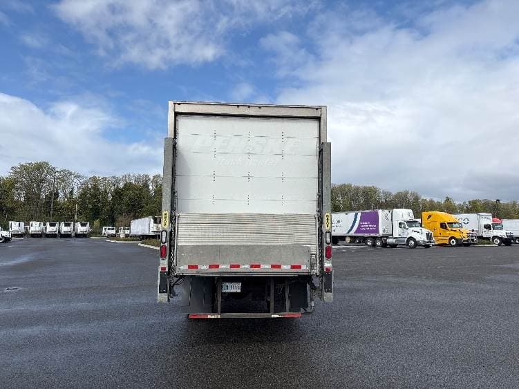 2022 International MV607 Box Truck - 220HP, 6 Speed Automatic, Roll up Door image 7