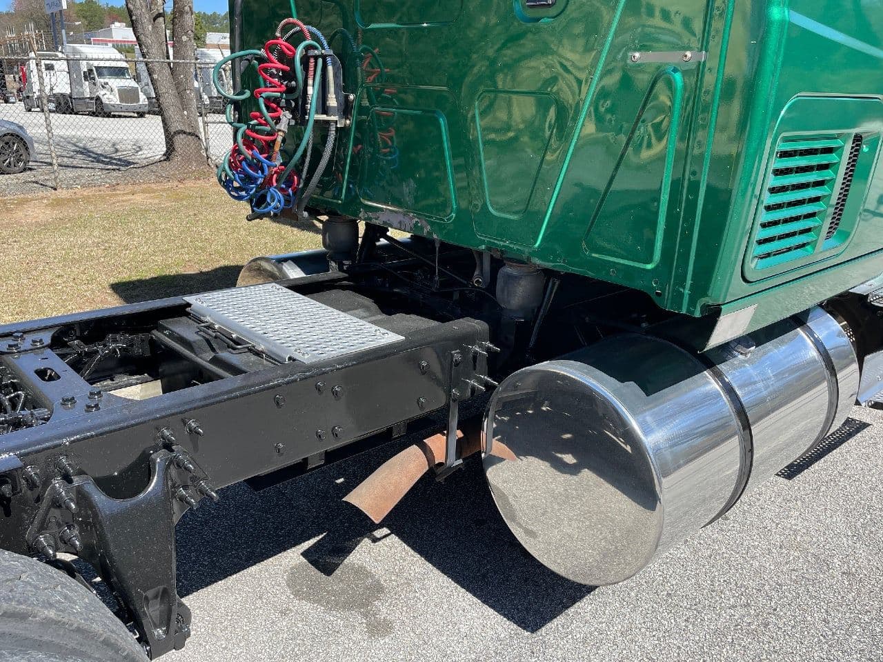 2018 International LT image 14