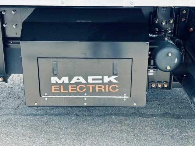 New 2024 MACK MD6 Box Truck - Straight Truck in Commerce City, CO image 4