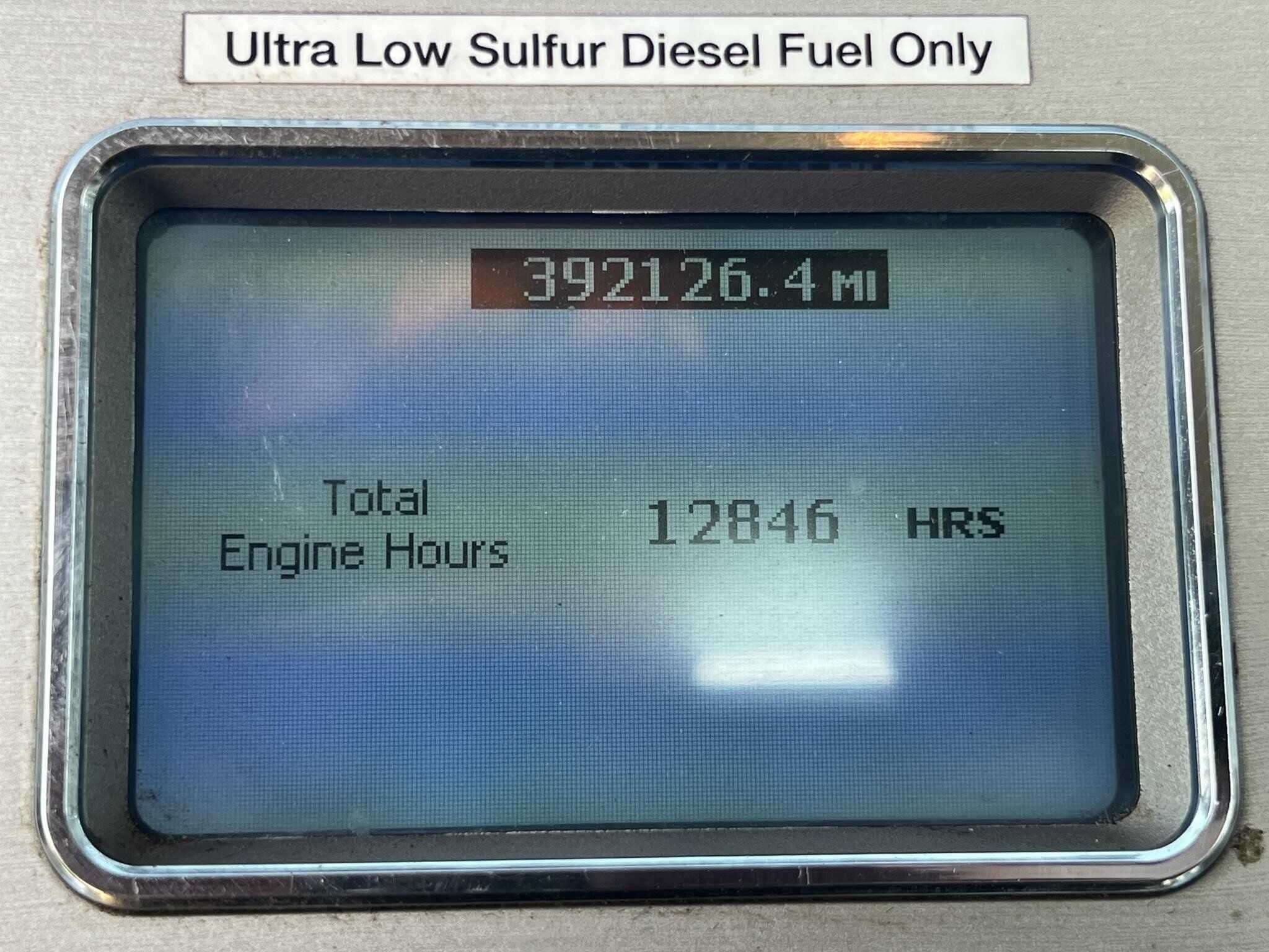 Used 2017 MACK 600 Conventional - Day Cab image 9