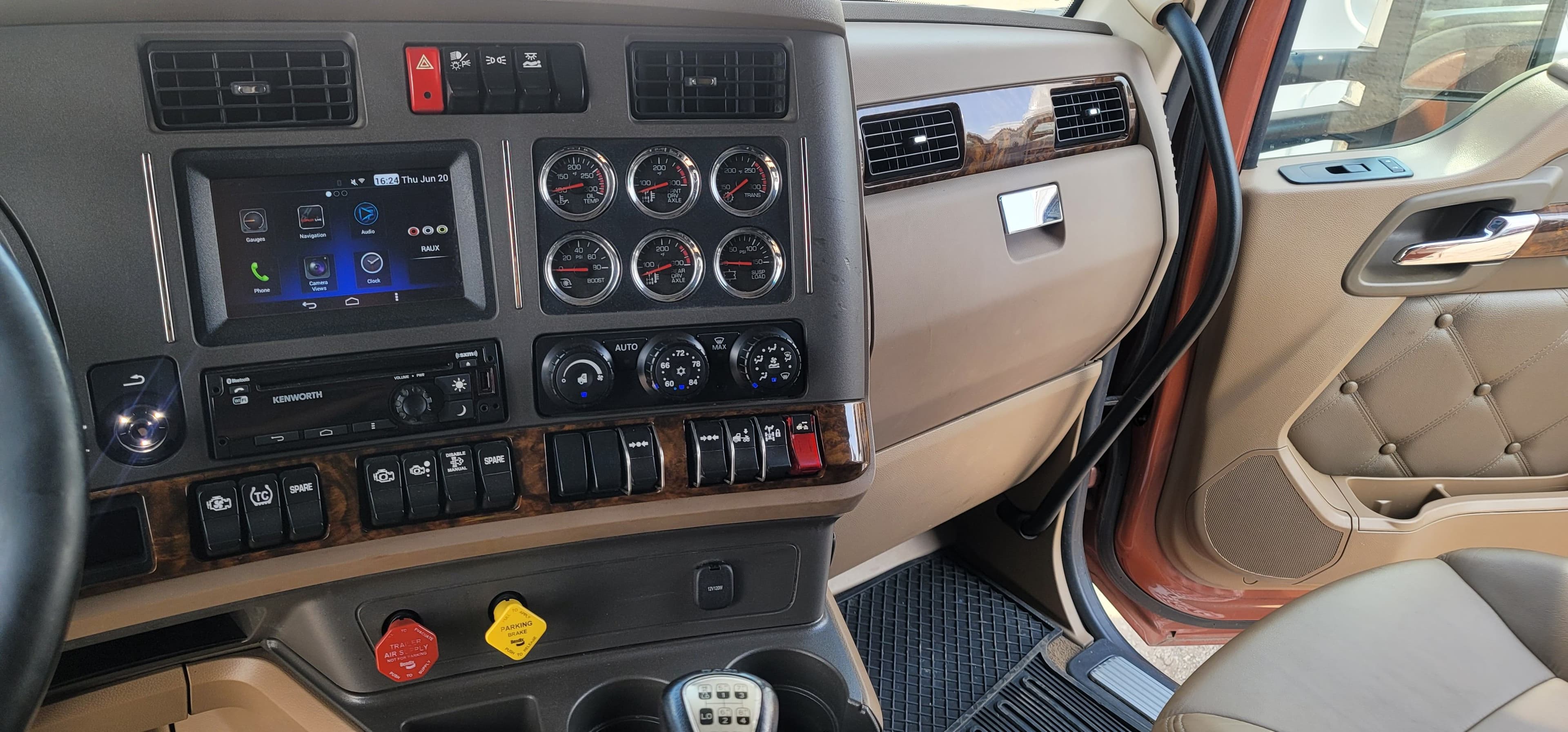 2018 Kenworth T680 image 14