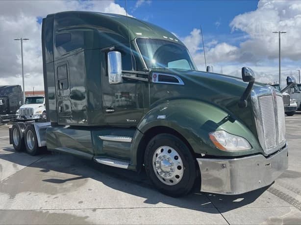 2021 Kenworth T680 image 3