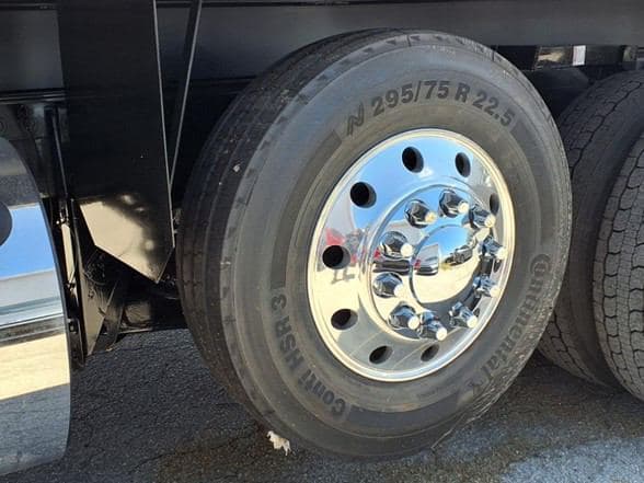 2025 Kenworth T880 image 11