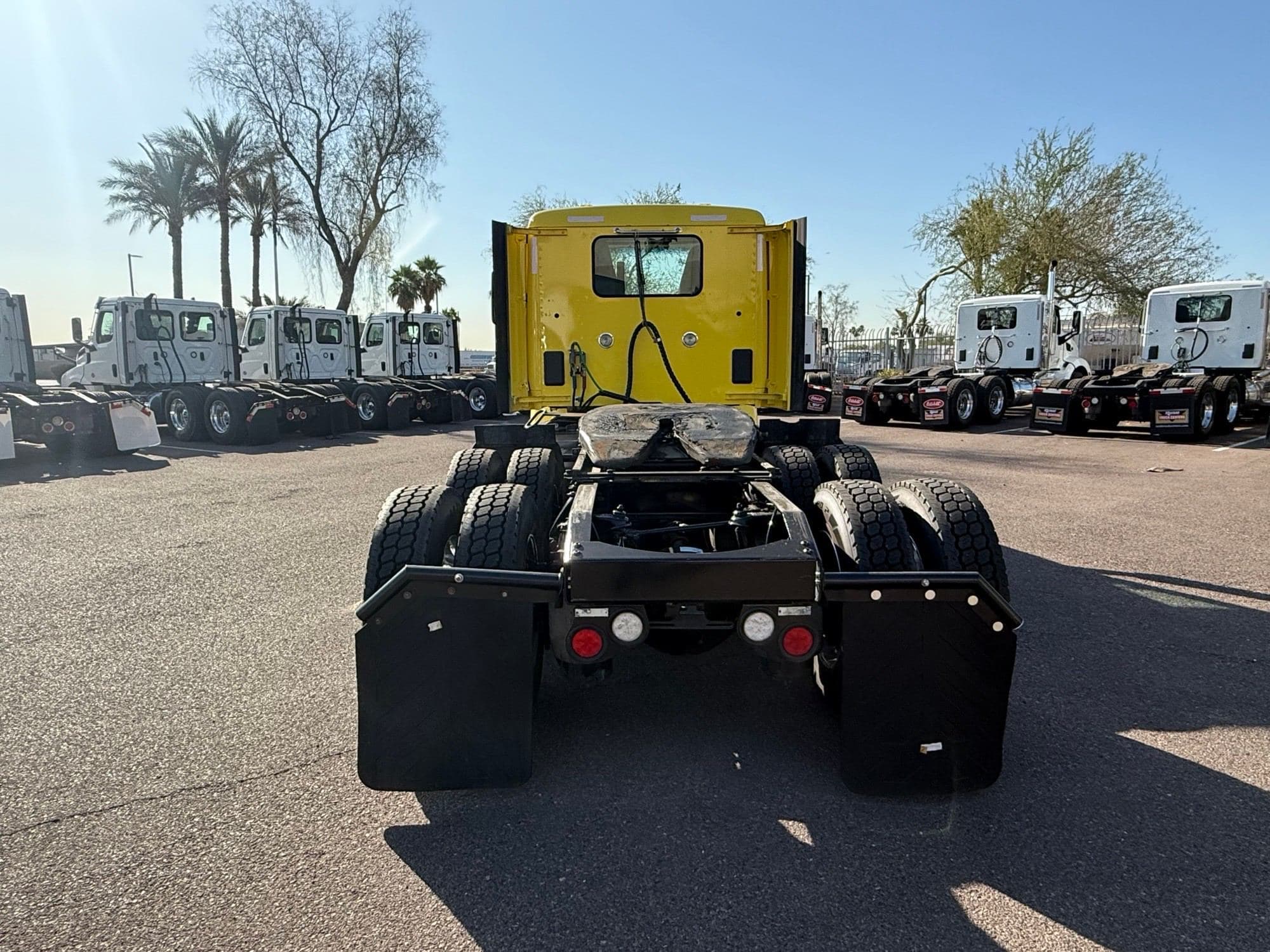 2021 Peterbilt 579 image 4