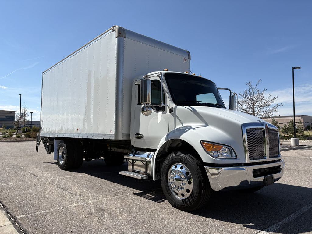 Used 2025 KENWORTH T380 image 1