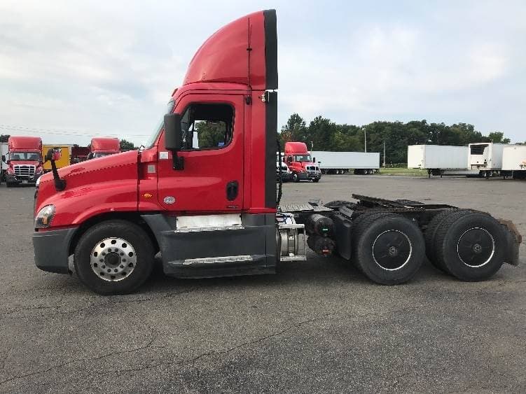 2018 Freightliner Cascadia image 12